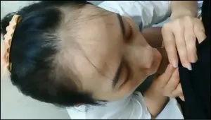 Bồ quảng nam lén lút bú mút cho bạn gái trong phòng tắm